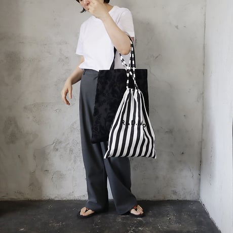 R&D.M.Co- wild berry velvet tote bag (black/navy)