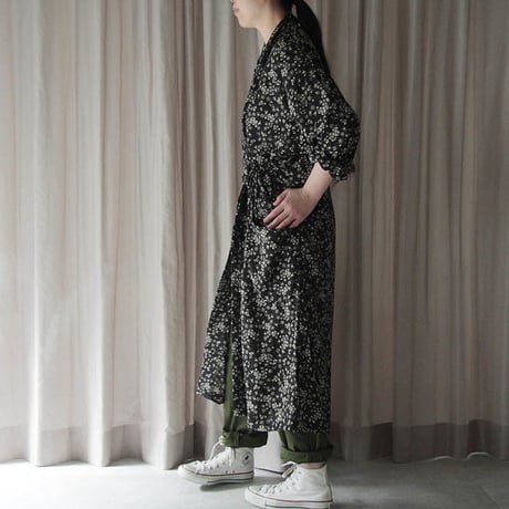 TOWAVASE Noix silkrobe (black)