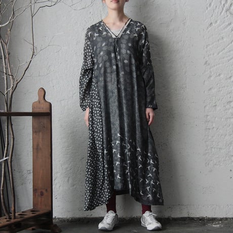 TOWAVASE Sarasa dress (black)