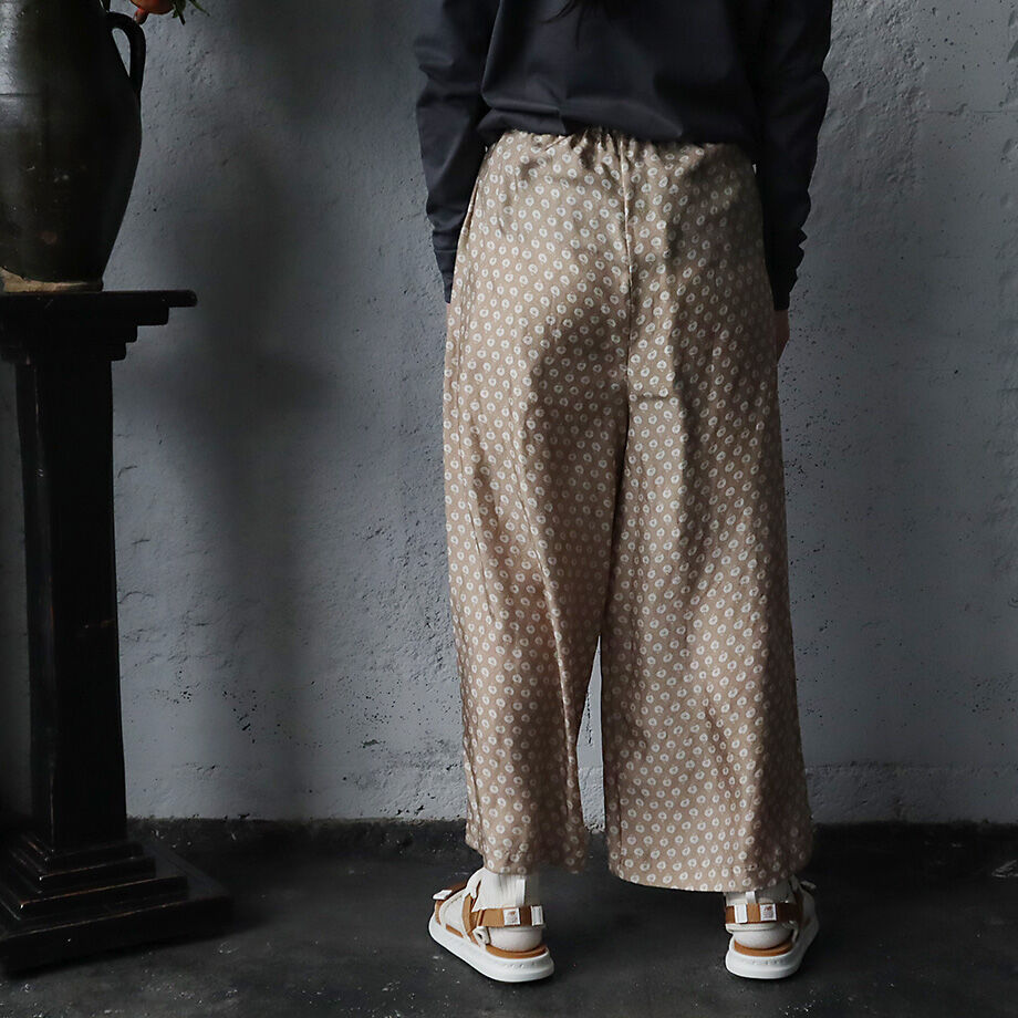 TOWAVASE sarasa silk pants Leo (beige) | nii-B