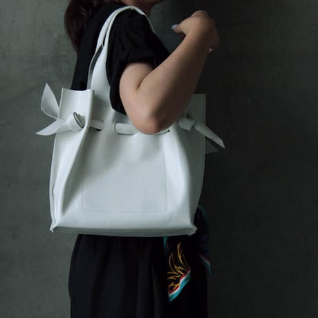 chiihao  square bag white