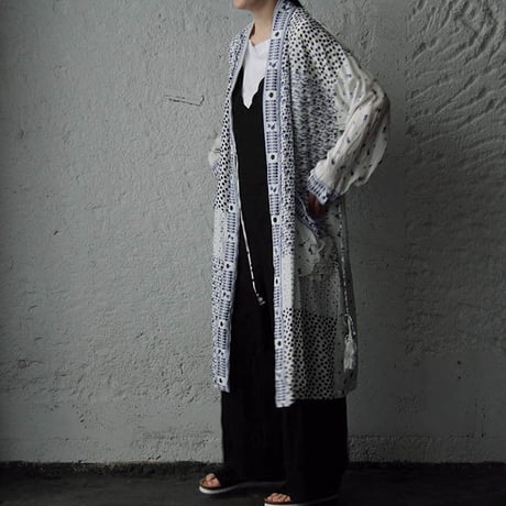 TOWAVASE ceramic blue robe