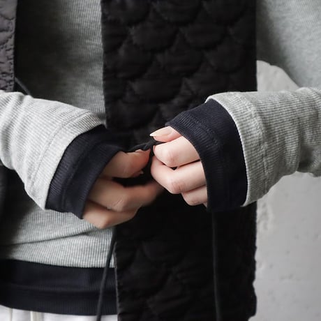 TOWAVASE silk quilt vest (black)