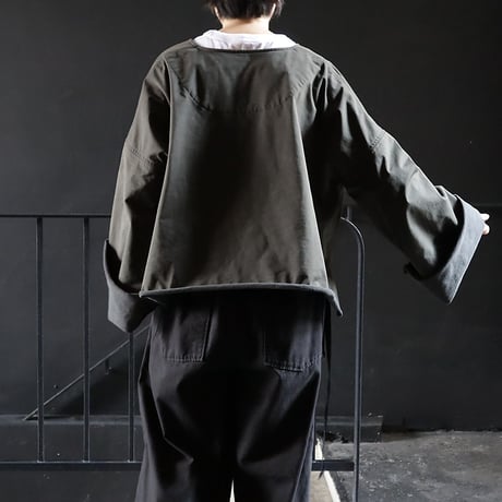 .less bell sleeve pullover (khaki)
