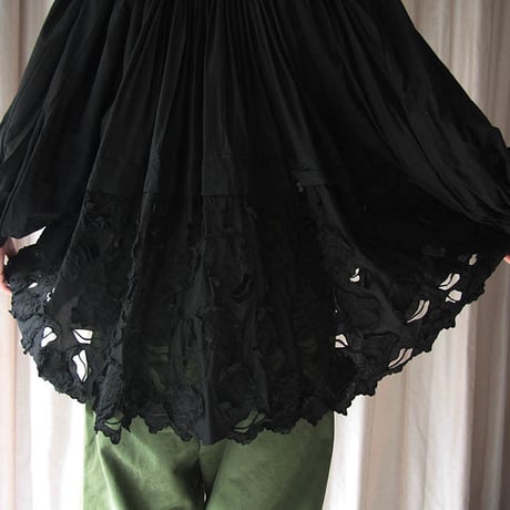 TOWAVASE Camille blouse (black)