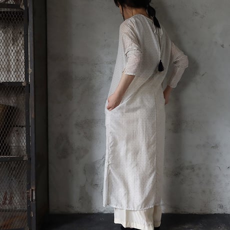 Tabrik  komongara one piece (offwhite)