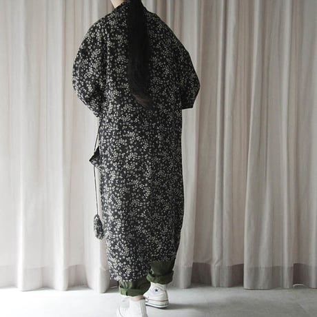 TOWAVASE Noix silkrobe (black)