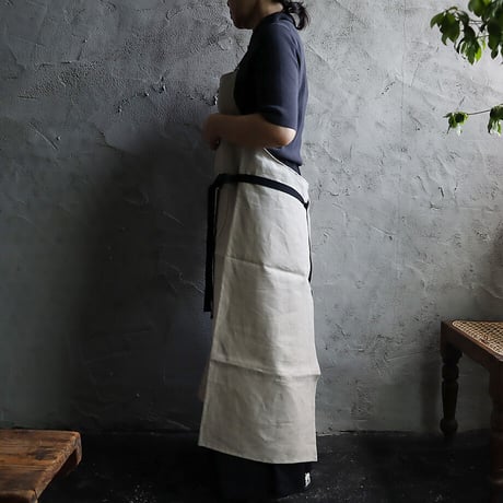 R&D.M.Co-  linen denim apron (flax/black)