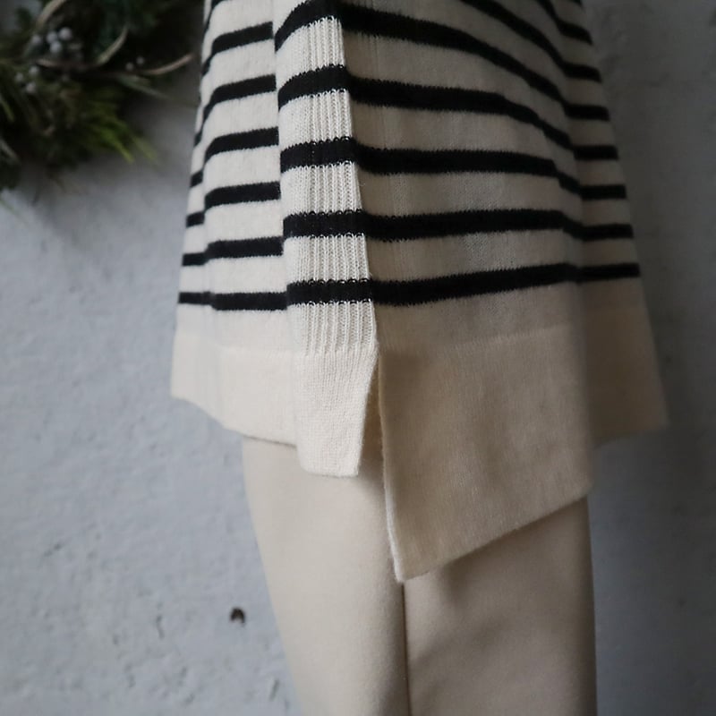 TOWAVASE Basque pullover (ivory x black) | nii-