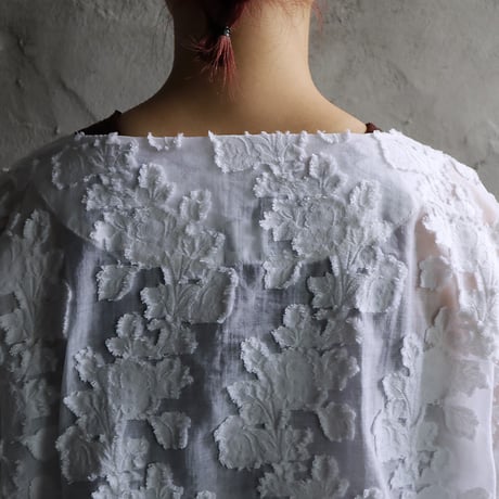 .less cut jacquard blouse (white)