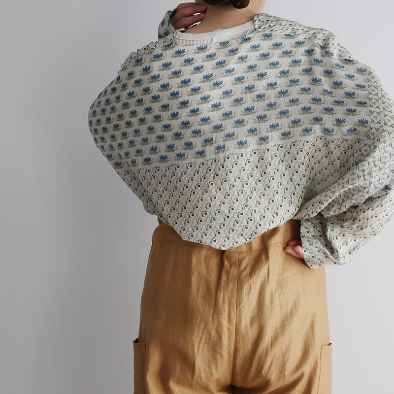 TOWAVASE sarasaブラウス　新品タグなし TOWAVASE sarasaブラウス 新品タグなし TOWAVASE sarasa silk