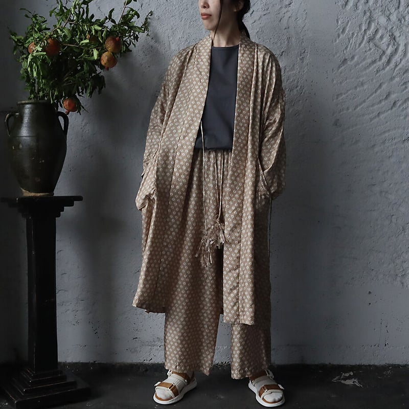 TOWAVASE sarasa silk robe Leo (beige) | nii-B | TOWAVASE sarasa silk robe Leo (beige) | nii-B |