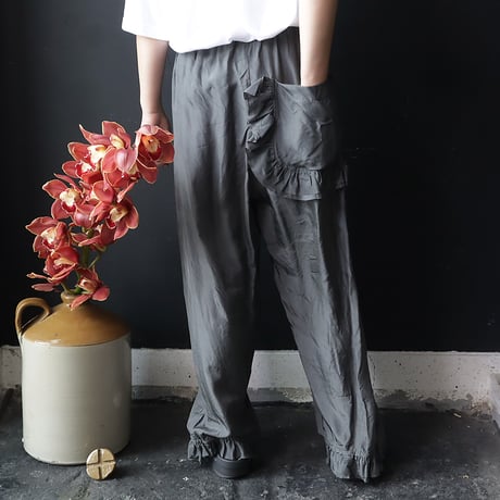 TOWAVASE Volant silk pants (darkgray)