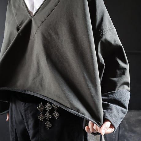 .less bell sleeve pullover (khaki)