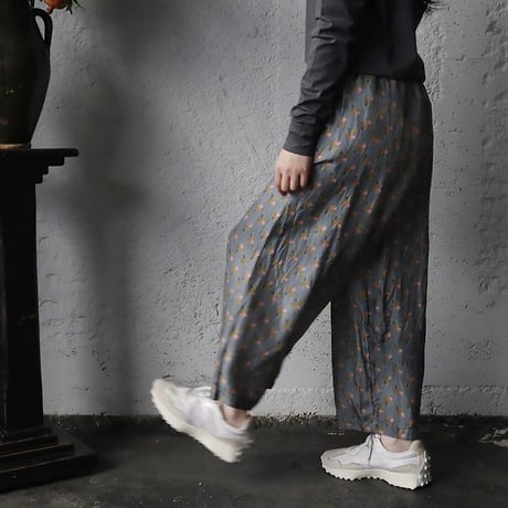 TOWAVASE sarasa silk pants Louis (gray)