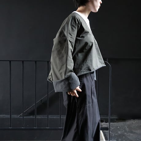 .less bell sleeve pullover (khaki)