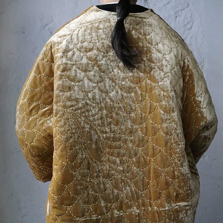TOWAVASE  velvet quilt robe  (camel)