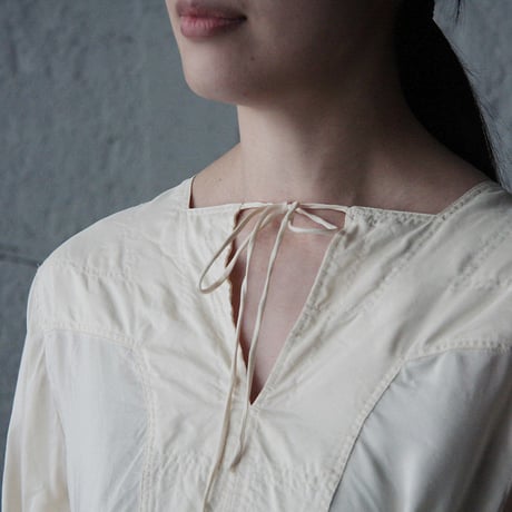 TOWAVASE Artisan blouse (ivory)