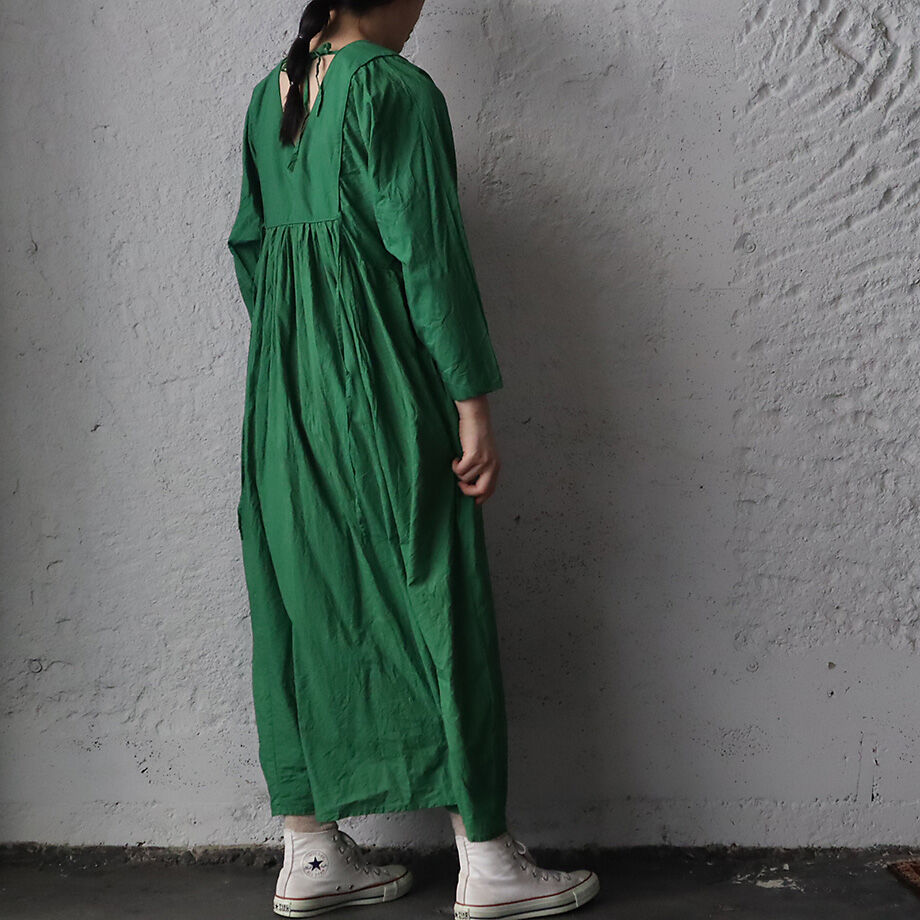 saruche v-button cotton dress (green) | nii-B |...