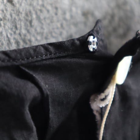 R&D.M.Co- GARMENT DYE no sleeve sash blouse (black)