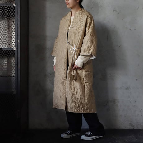 TOWAVASE silk quilt robe (beige)