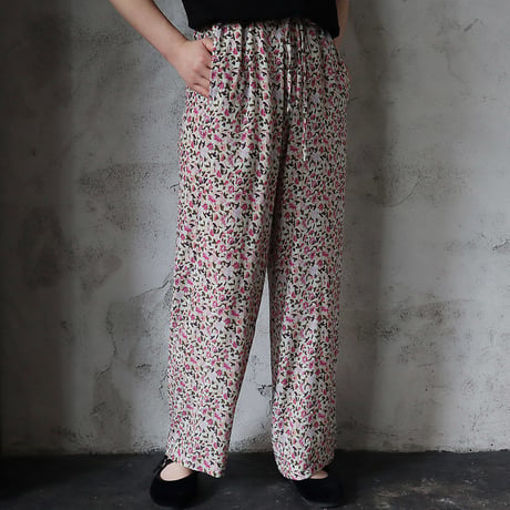 Le pivot flower print  rough pants (pink mix)