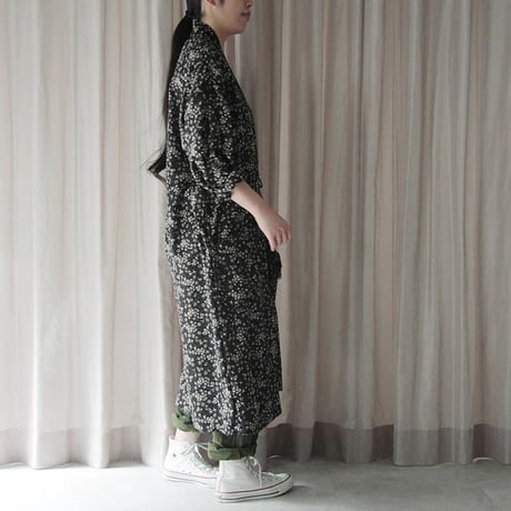 TOWAVASE Noix silkrobe (black)