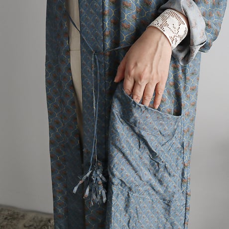 TOWAVASE sarasa silk robe (blue)