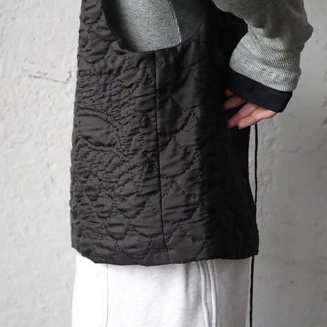 TOWAVASE silk quilt vest (black)