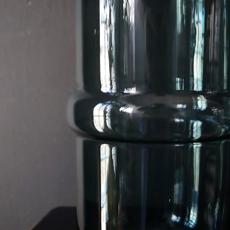 deep blue flower vase