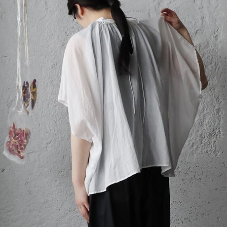 .less momonga blouse (off white)