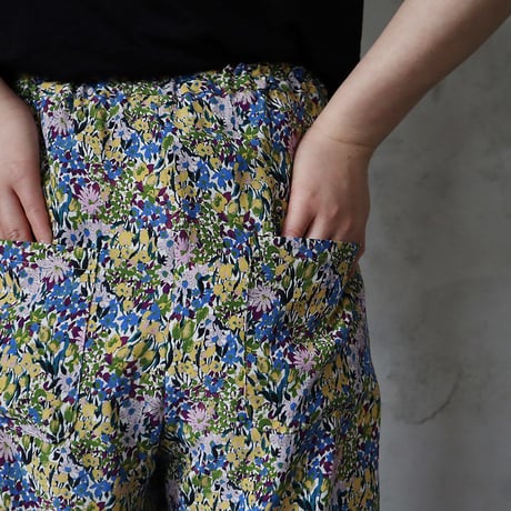 Le pivot flower print  rough pants (blue mix)