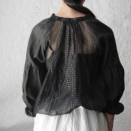 Tabrik bronze print  blouse (black)