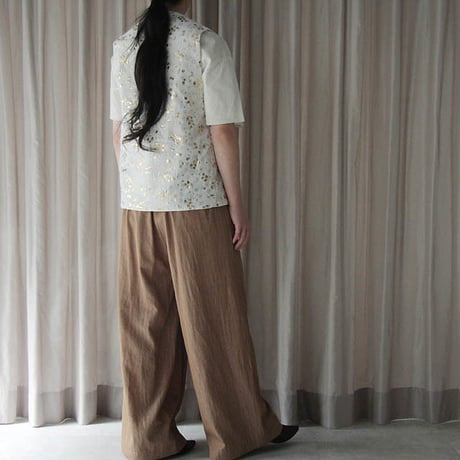 TOWAVASE Noix vest (White x gold)