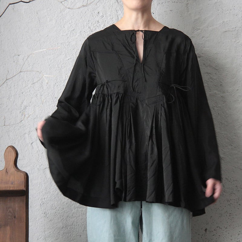TOWAVASE Artisan blouse (black) | nii-B | WEBSHOP TOWAVASE Artisan blouse (black) | nii-B | WEBSHOP