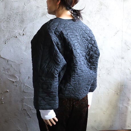 TOWAVASE silk quilt jacket (black)