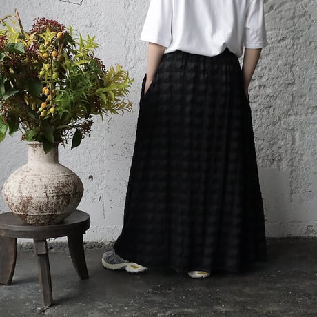 .less  jacquard skirt (black)