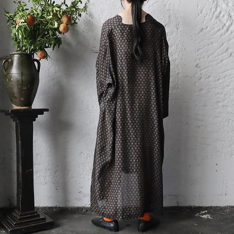 TOWAVASE Sarasa dress Leo (black)