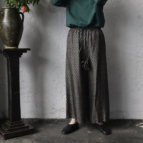 TOWAVASE sarasa silk pants Leo (black)
