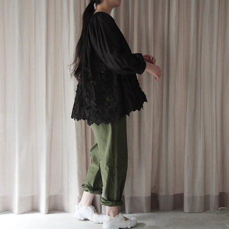 TOWAVASE Camille blouse (black)