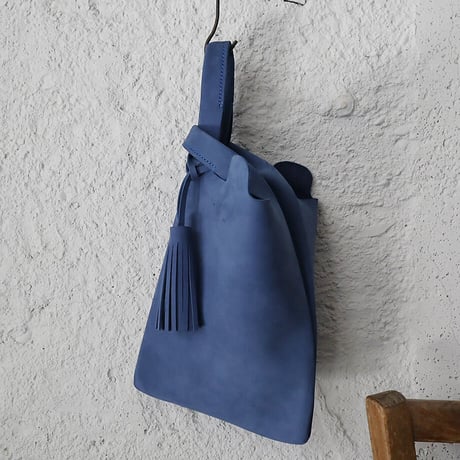 chiihao conveni bag (SS) with tassel gunjo