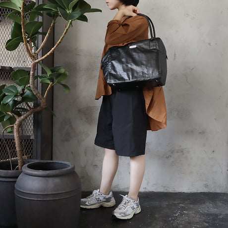 R&D.M.Co- glossary boston bag (black/white)