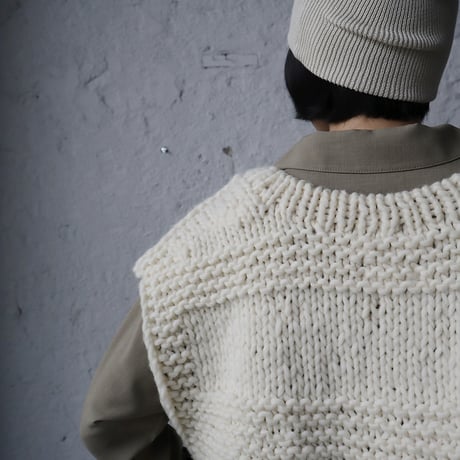 ànuke Uneck handknit vest (ivory)