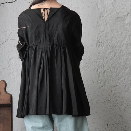 TOWAVASE Artisan blouse (black)