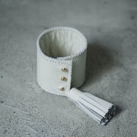 chiihao x nii-B tassel bangle ivory