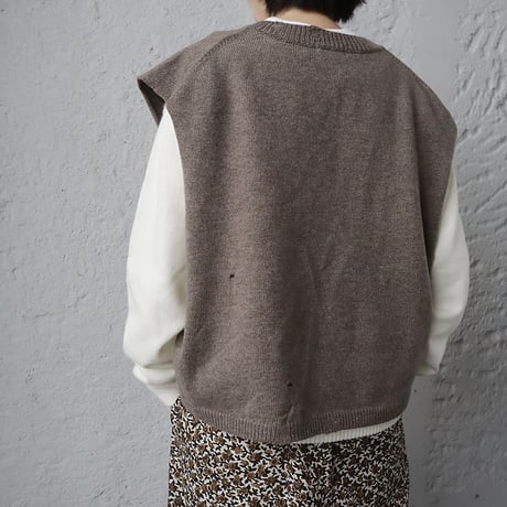 RYU KAGA damaged knit vest (charcoal)