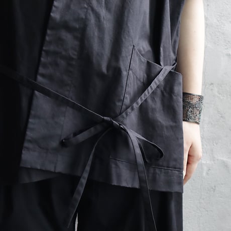 .less dogi jacket (black)