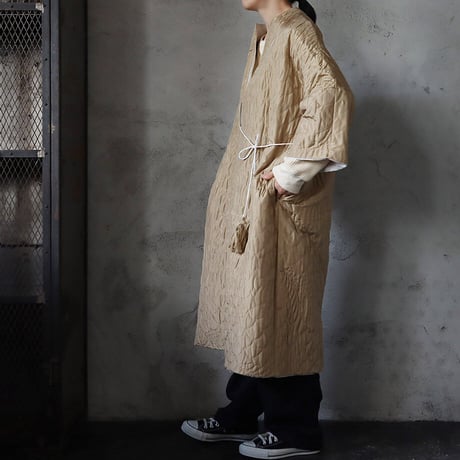TOWAVASE silk quilt robe (beige)