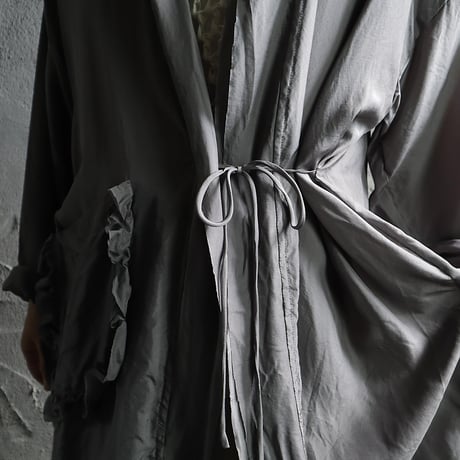 TOWAVASE Volant silk short robe (light gray)