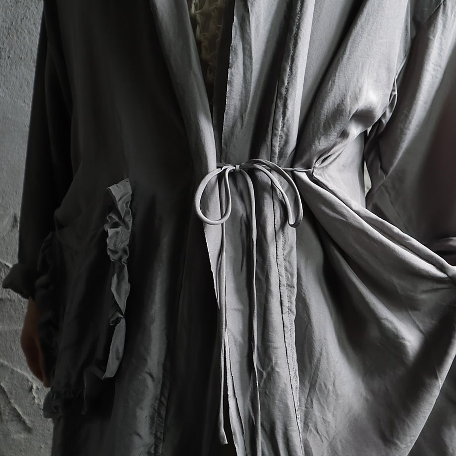 TOWAVASE Volant silk short robe (light gray) |